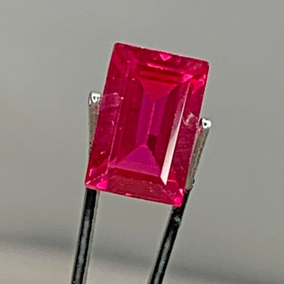 Beautiful rose baguette ruby - Picture 7 of 15